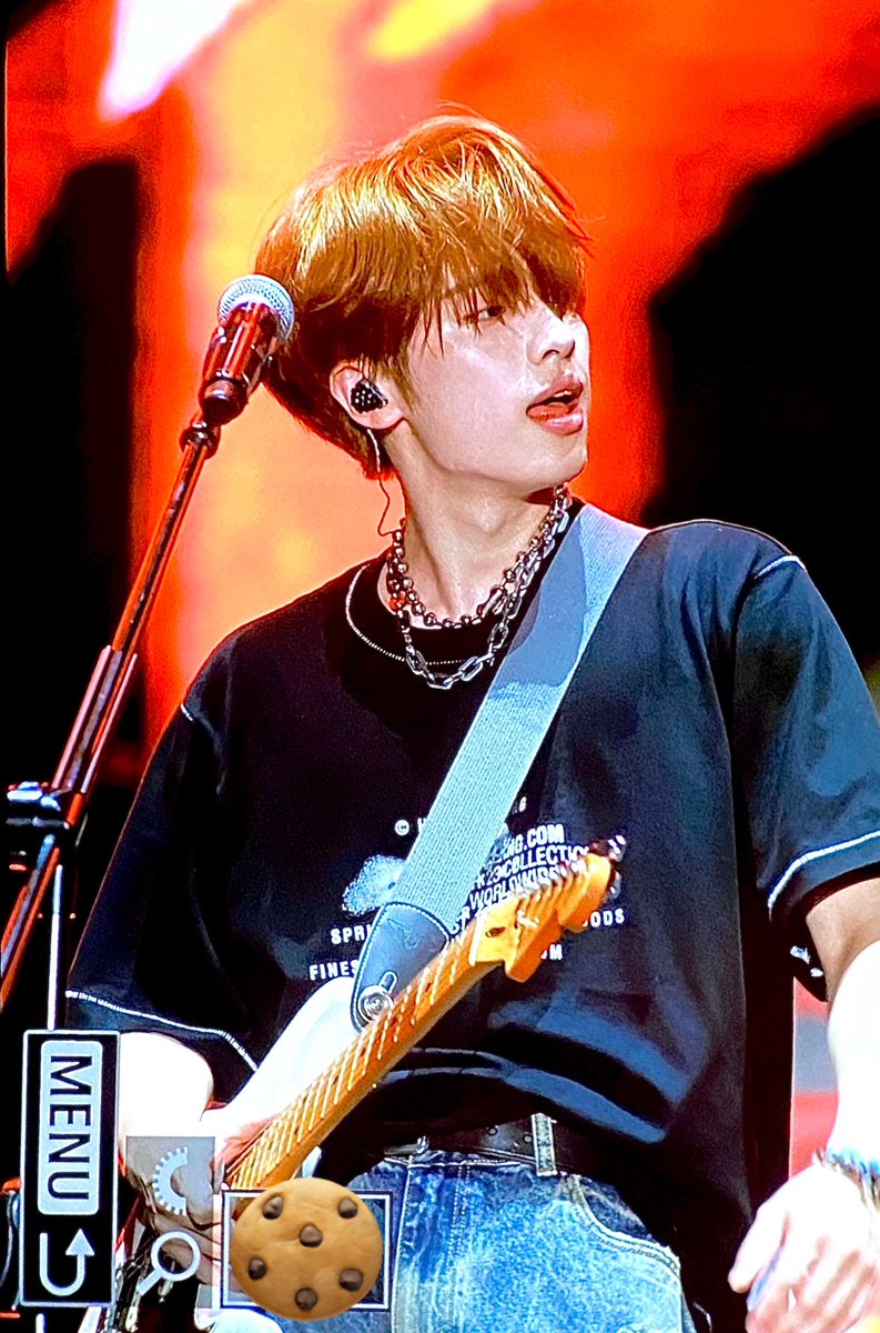gaonsites's tweet photo. GAON ON STAGE CRAAAZYY 🔥🔥 https://t.co/pvA9h1cihD