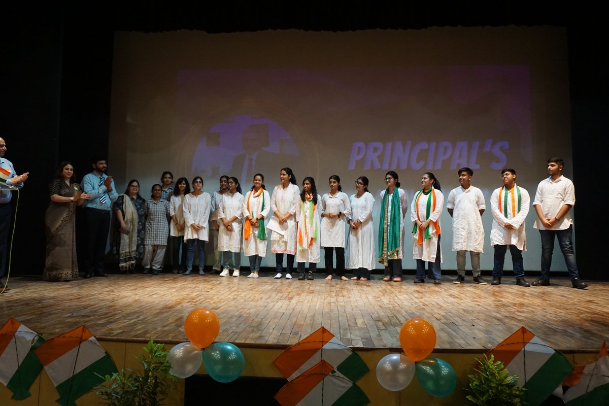 ना सरकार मेरी है ना रौब मेरा है, ना बड़ा सा नाम मेरा है, मुझे तो एक छोटी सी बात का गौरव है, मै हिन्दुस्तान का हूँ और हिन्दुस्तान मेरा | 

Class XII F with great zeal and zest have put forward their efforts to commemorate 77th year of Indian Independence through Class Assembly