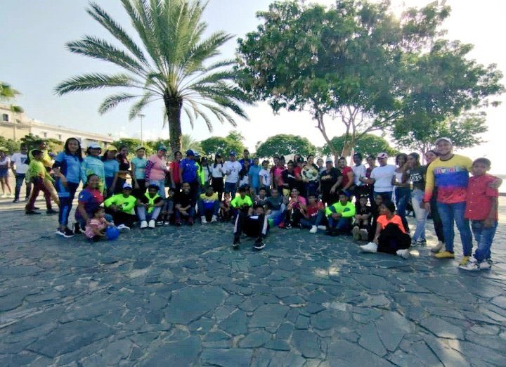 Nuestros jóvenes participan en las actividades recreativas en los espacios del Mirador Angostura en Ciudad Bolívar y de esta manera seguir fomentando el turismo en la #FeriaDelOrinoco2023 #LaPazEsClave