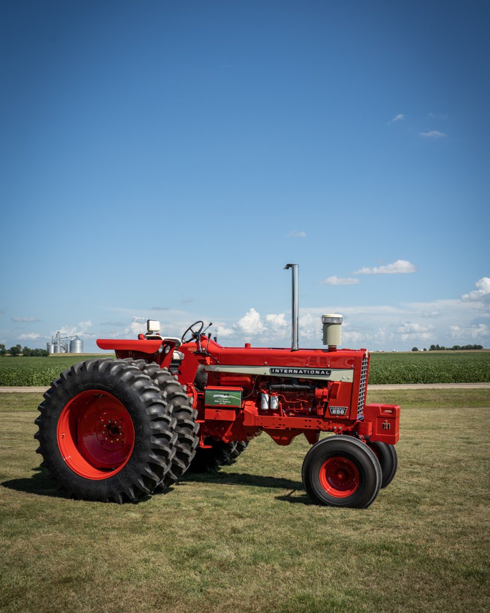 Birkeys's tweet photo. Happy Farmall Friday! Check out this International Farmall 856. How many of you would like to have one of these sitting in your shed? #FarmallFriday
#Caseih #farmlife #birkeys https://t.co/Fs4BIBXEuW