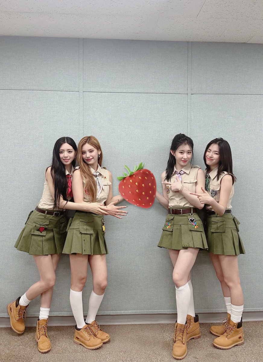 ITZY tweet media