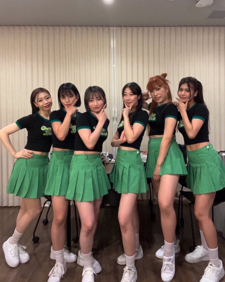 kyong437's tweet photo. YENA Japan Debut Single 
『SMILEY-Japanese Ver.-(feat.ちゃんみな)』💛🌟✨

MVに続きまして
SHOWCASE、RELEASE EVENTも
TEAM MARUから参加させて頂いてます!!

日本デビューおめでとうございます🎊

#YENA #예나 #イェナ san 
#SMILEY #TEAMMARU 
@YENA_OFFICIAL 
@JP_YENA https://t.co/62MWeA5KWX