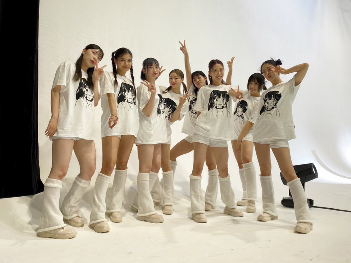 kyong437's tweet photo. YENA Japan Debut Single 
『SMILEY-Japanese Ver.-(feat.ちゃんみな)』💛🌟✨

MVに続きまして
SHOWCASE、RELEASE EVENTも
TEAM MARUから参加させて頂いてます!!

日本デビューおめでとうございます🎊

#YENA #예나 #イェナ san 
#SMILEY #TEAMMARU 
@YENA_OFFICIAL 
@JP_YENA https://t.co/62MWeA5KWX