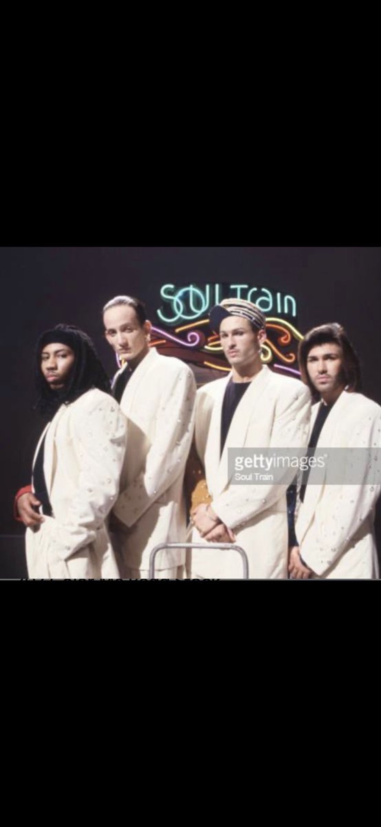livelifenow0603's tweet image. #fbf Creator of all #colormebadd looks and image . Who remembers the white suits with the colored sleeve? #lisasmedleycalderon #fashionstylist @SoulTrain