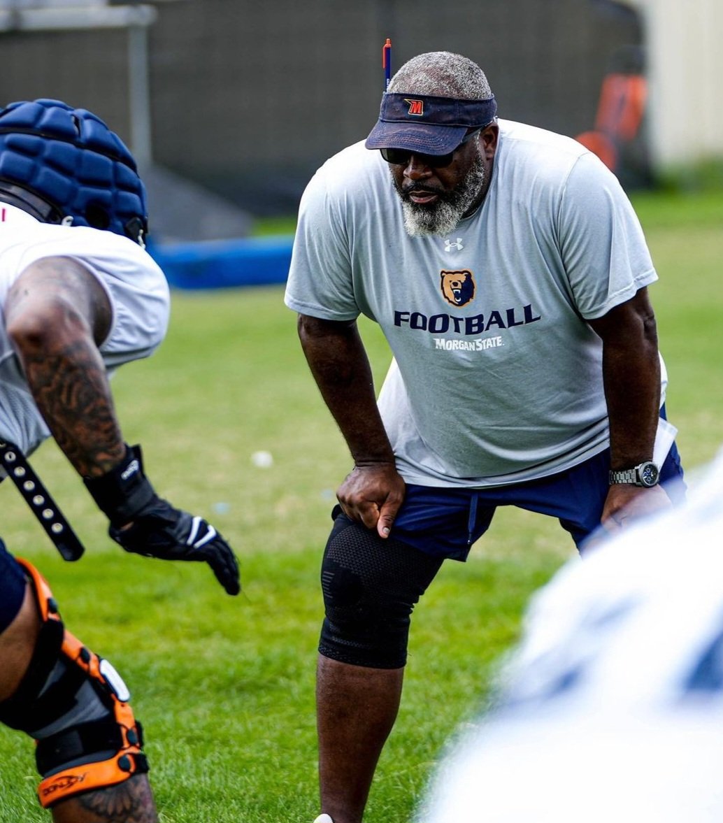 MorganStCoach's tweet photo. #morganstatefootball camp grind.
@MSUBearsFB @MorganStBears https://t.co/WDwM9tAUXr