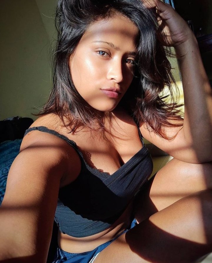 Deekshapaid's tweet photo. @CamSweatha @CamVarsha @contentlav1123 @Cucked_ @krishnaveniiii @Kalaiyan_69 @naughtyboy_ass https://t.co/nCjwww0ig2