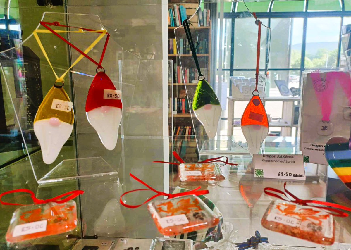 cynonvalleymus's tweet photo. #ShopSpotlight
We're all stocked with gorgeous new lampworked glass gifts from Dragon Art Glass including a Green Dragon on Ash Stand, Welsh Dragon Suncatchers & Wales / Cymru Dragon Suncatchers.
Lovely / Hyfryd!
Cynon Valley Museum Shop
Opening hours: Tues.- Sat, 9.30- 3.30 pm https://t.co/G9j34zo0WX