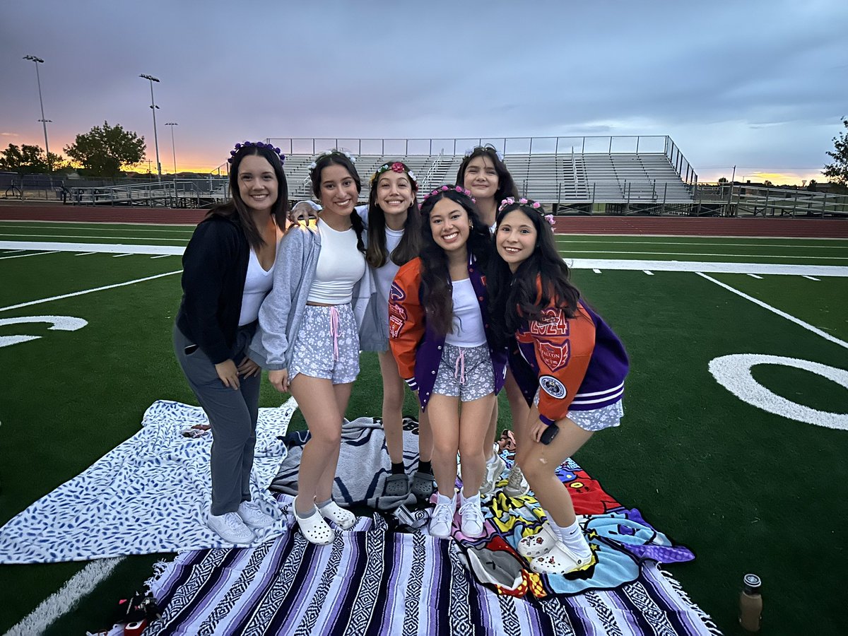 LSimentalEHS's tweet photo. The Class of 2024 senior sunrise! ✅
#Classsponsor
#Classof2024
#SeniorSunrise
@Eastlake_HS https://t.co/tg8CpiUsMO