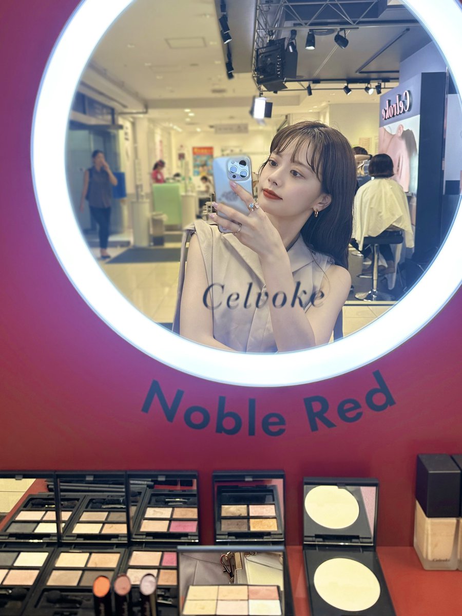 haruka3206's tweet image. タッチアップしたら @Celvoke_jp 新作良過ぎて買っちゃった♡︎
リキッドファンデは厚塗り感ないのにカバー力、艶感あり◎合わせて塗りやすいブラシも！フェイスパレットは、シミ・クマ・ニキビ跡・毛穴等色々な肌悩みを簡単に解決できて優秀✧
#Celvoke #セルヴォーク #2023秋メイク #潤光肌ファンデ