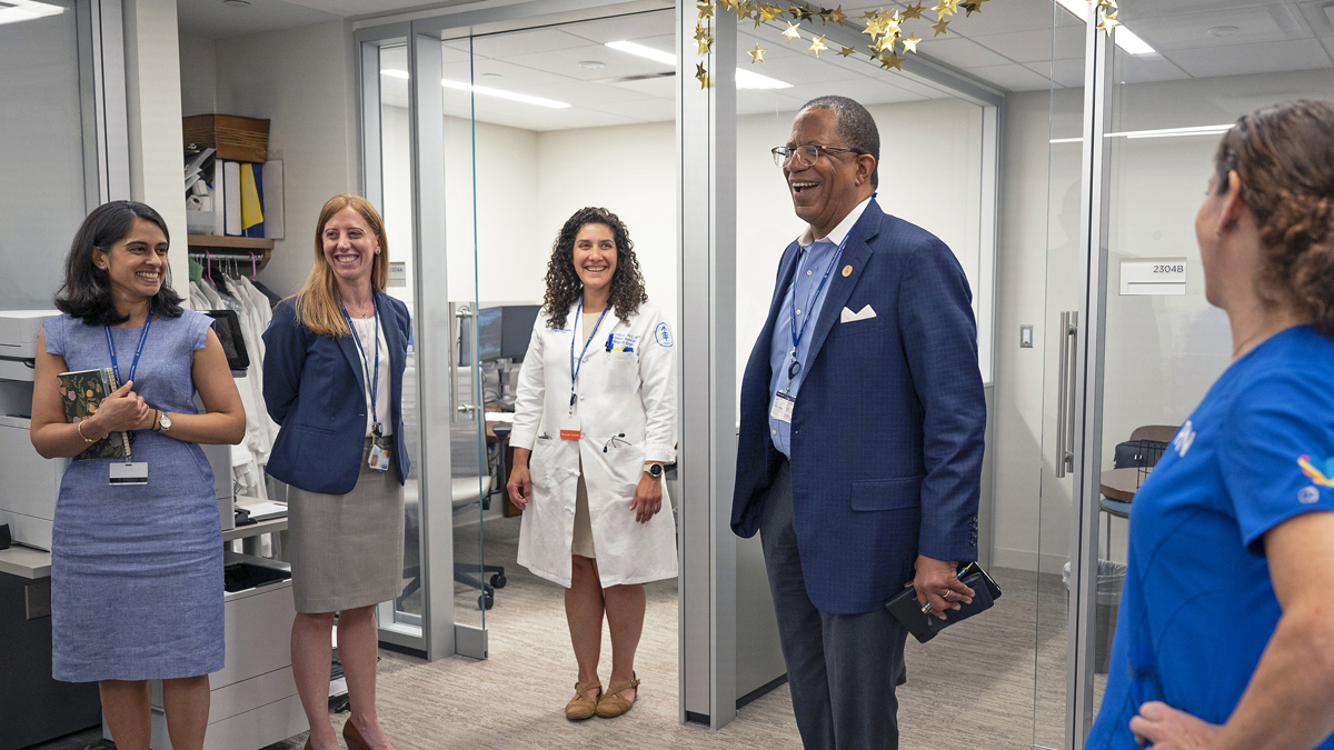 Selwyn M. Vickers (@drvickersmsk) on Twitter photo I had a great time with our team at <a href="/MSKCancerCenter/">Memorial Sloan Kettering Cancer Center</a>'s Bergen County outpatient location in New Jersey. I am struck by the dedication of each and every person at MSK, as we all work together towards our mission of ending cancer for life. I had a great time with our team at <a href="/MSKCancerCenter/">Memorial Sloan Kettering Cancer Center</a>'s Bergen County outpatient location in New Jersey. I am struck by the dedication of each and every person at MSK, as we all work together towards our mission of ending cancer for life.