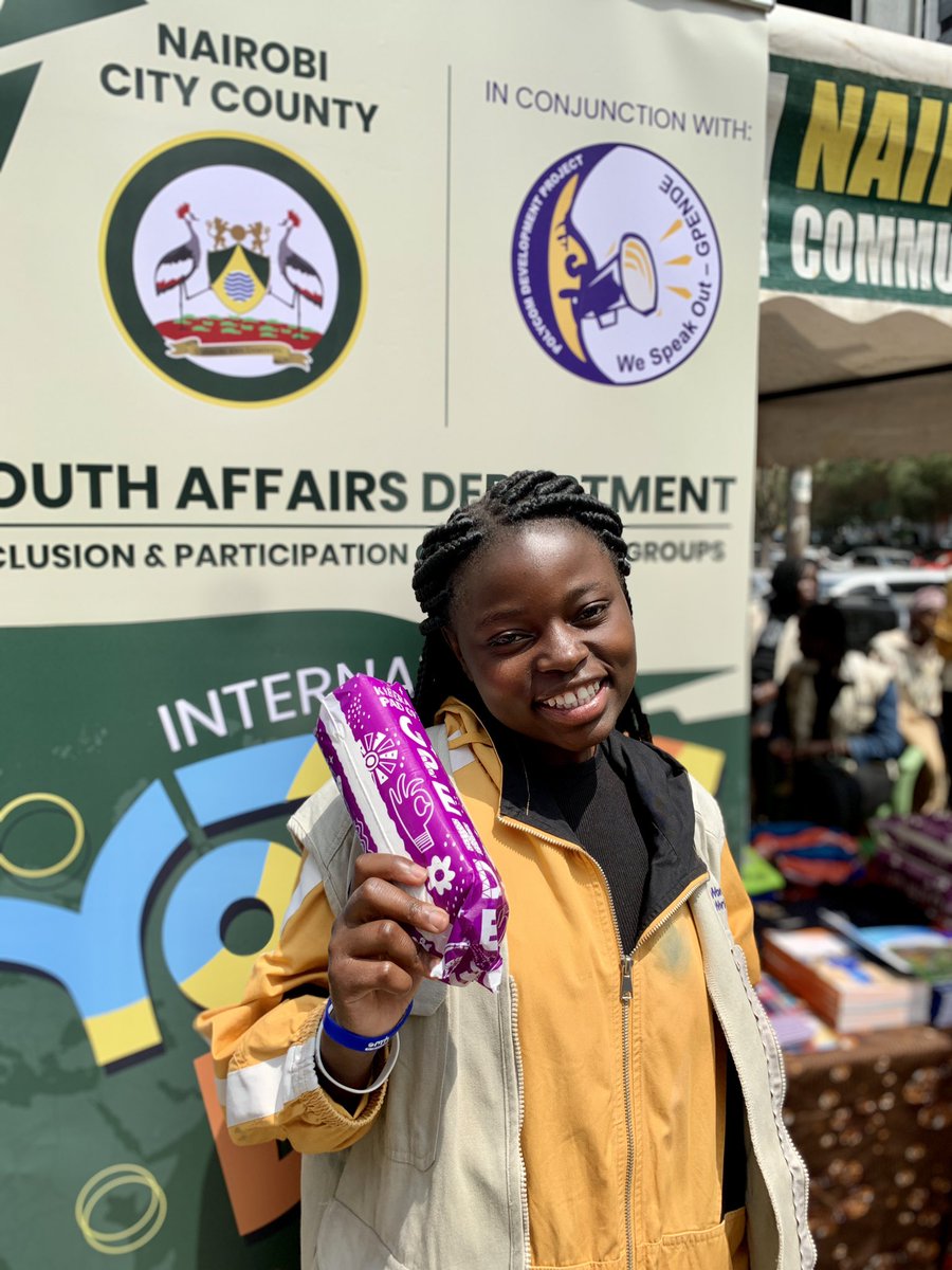 Polycom Girls 💛💙💖 tweet media