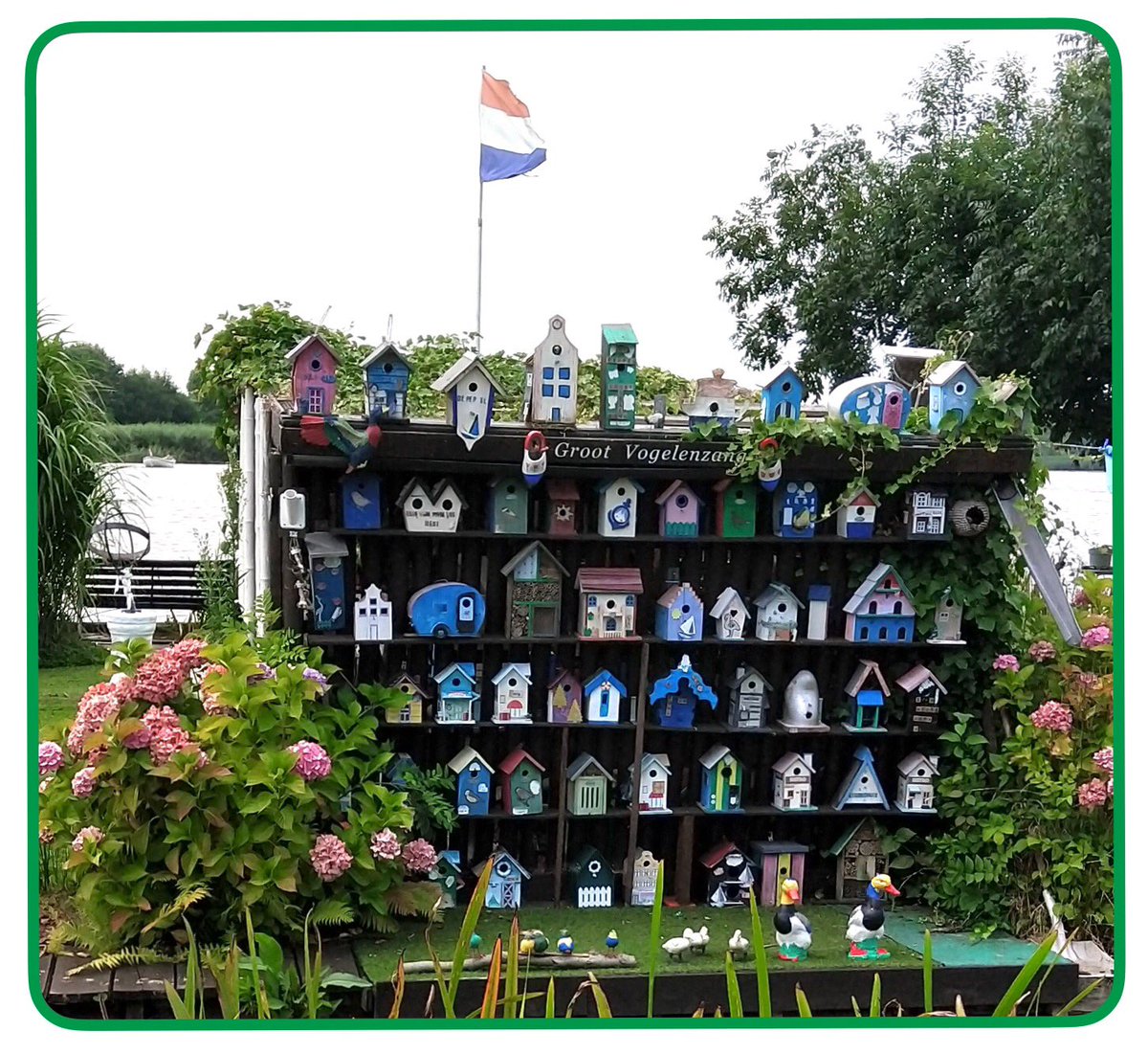 Vogelhuisjes Groot Vogelenzang.
Op de fiets en ijsje gegeten bij opa Antonio.