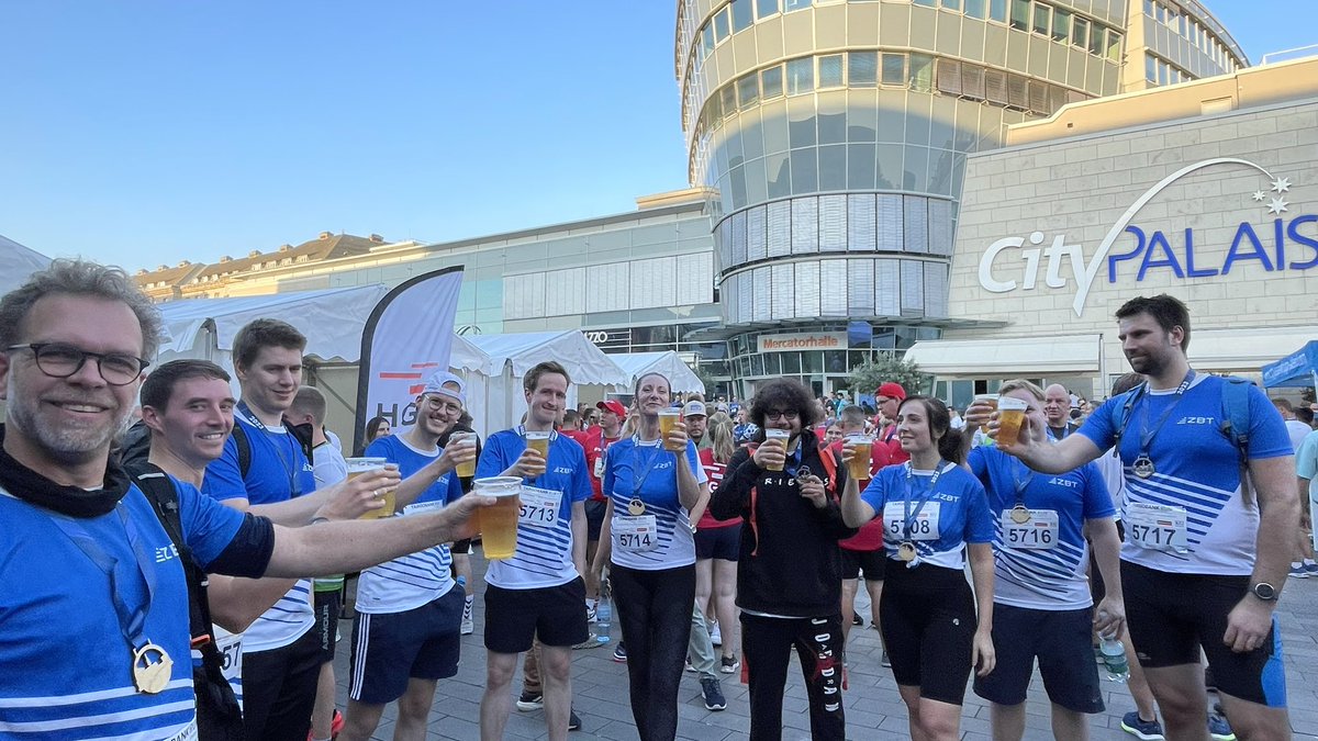 #ZBT-Team beim Firmenlauf Targobank Run 2023 in #Duisburg gestartet

…und angekommen. Darauf erstmal eine Hopfen-#Wasserstoff-Brause!