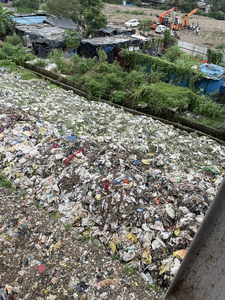 RahimShaikh1979's tweet photo. Hi , 

Ram mandir area near station RAM MANIDIR .MUMBAI
Small children and old people stay near by 

PLEASE CAN YOU TAKE SOME ACTION TO CLEAN THE PLACE 

I thank BMC FOR ALWAYS GOOD
@mybmcWardRS @mybmc @mieknathshinde @CMOMaharashtra @Dev_Fadnavis @narendramodi @AjitPawarSpeaks https://t.co/L347V8GhDN