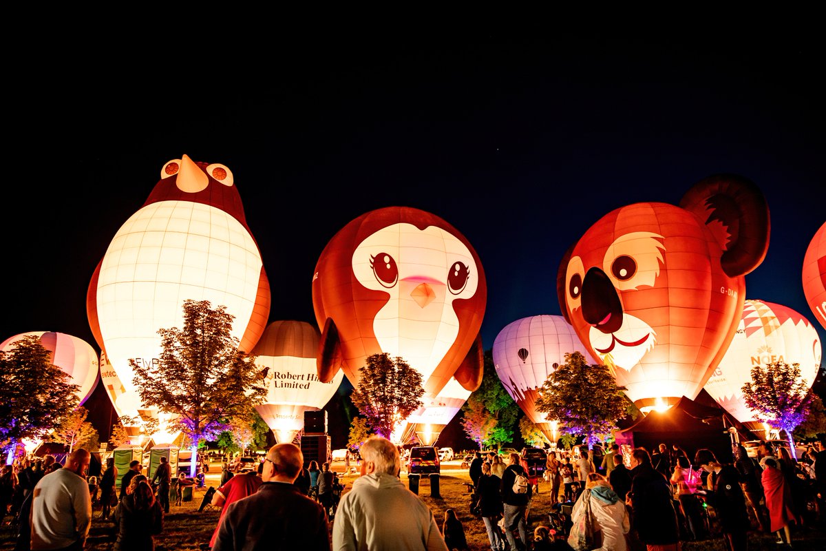 Win 4x Day Tickets to our Sky Safari (for the 8th, 9th or 10th September)!

All you have to do is:
🎈 Like this tweet
🎈 Retweet
🎈 Reply with who you’d love to watch our Night Glow with

This competition will close on 27th August. Full Ts&amp;Cs here: longleat.co.uk/information/wi…