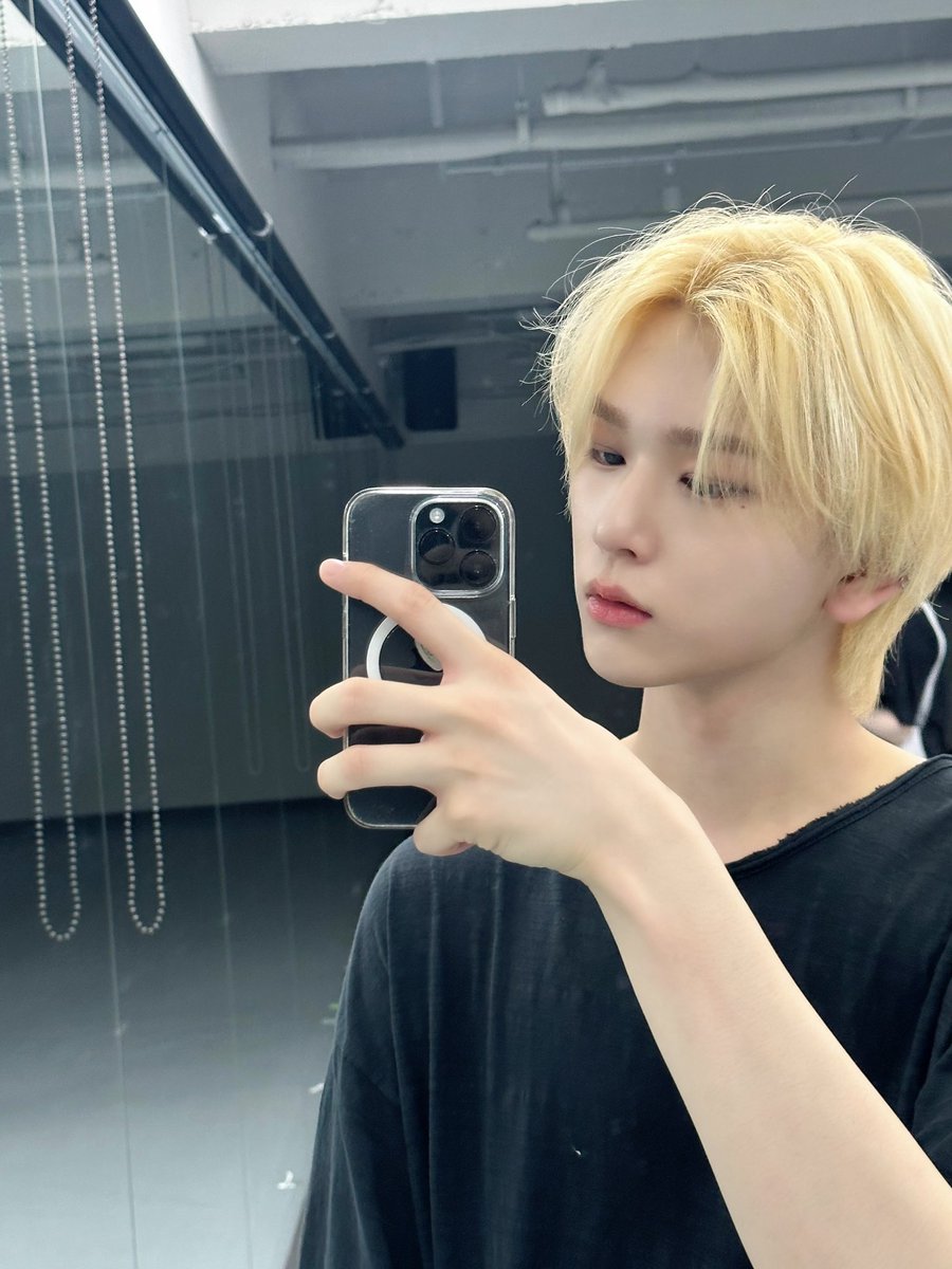 by_EPEX's tweet image. [#백승]

데뷔 때 느낌이 조금 나는구만~🤣

#EPEX #이펙스 #BAEKSEUNG #백승 #백전백승