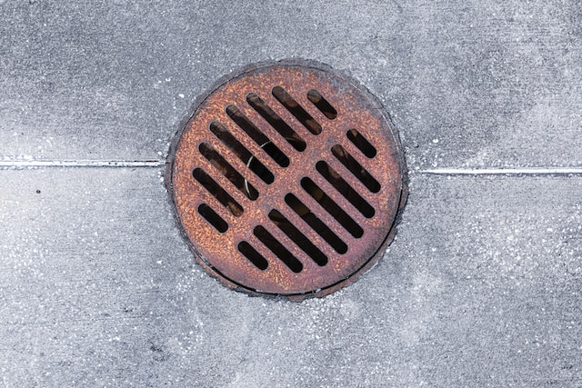 wilandwater's tweet photo. For the health of our waters, it is important to ensure that only rain and snowmelt find their way down storm drains. 

See the link to learn how to keep only rain down the drain https://t.co/HcZCmnhjn4 https://t.co/yOF9G4rX6o