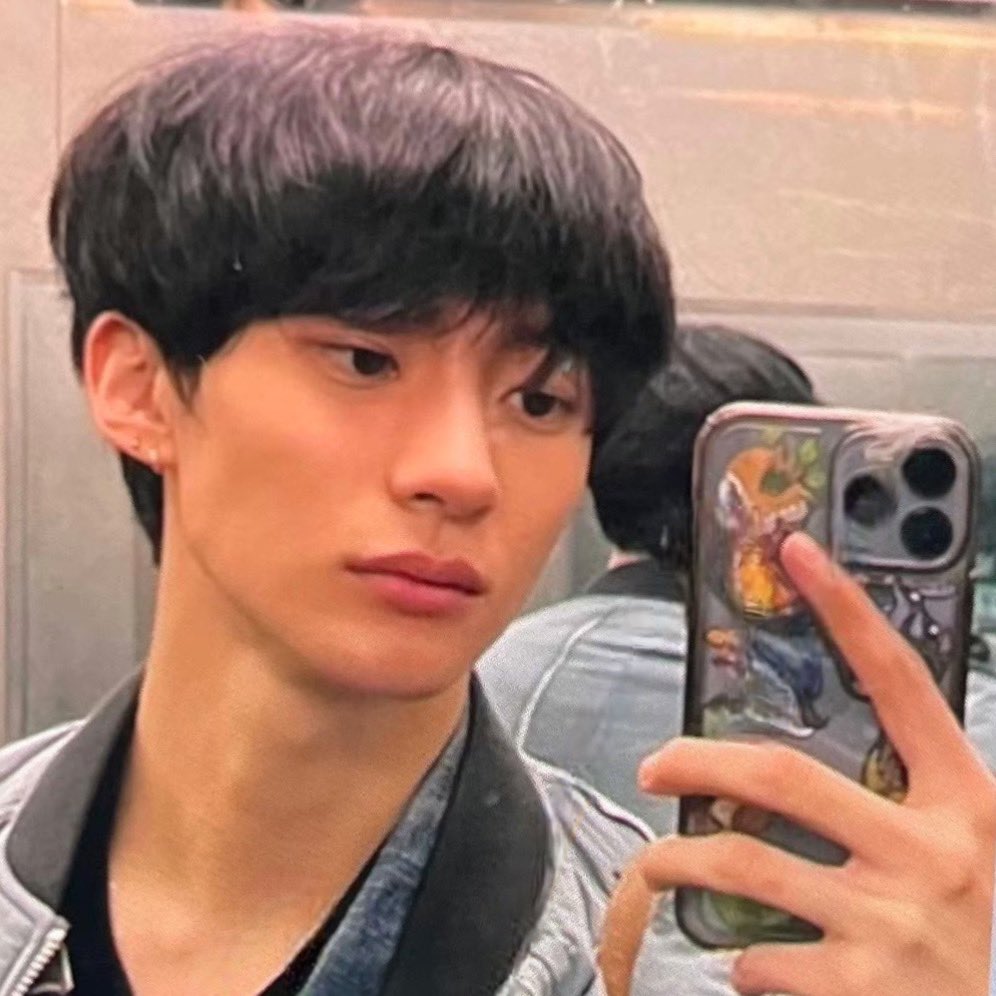 luvantons's tweet image. hello! i'm domi, looking for more riize moots ✧˚ · .
- he/him, filo 
- not new to #stantwt 
rt to spread, thanks!