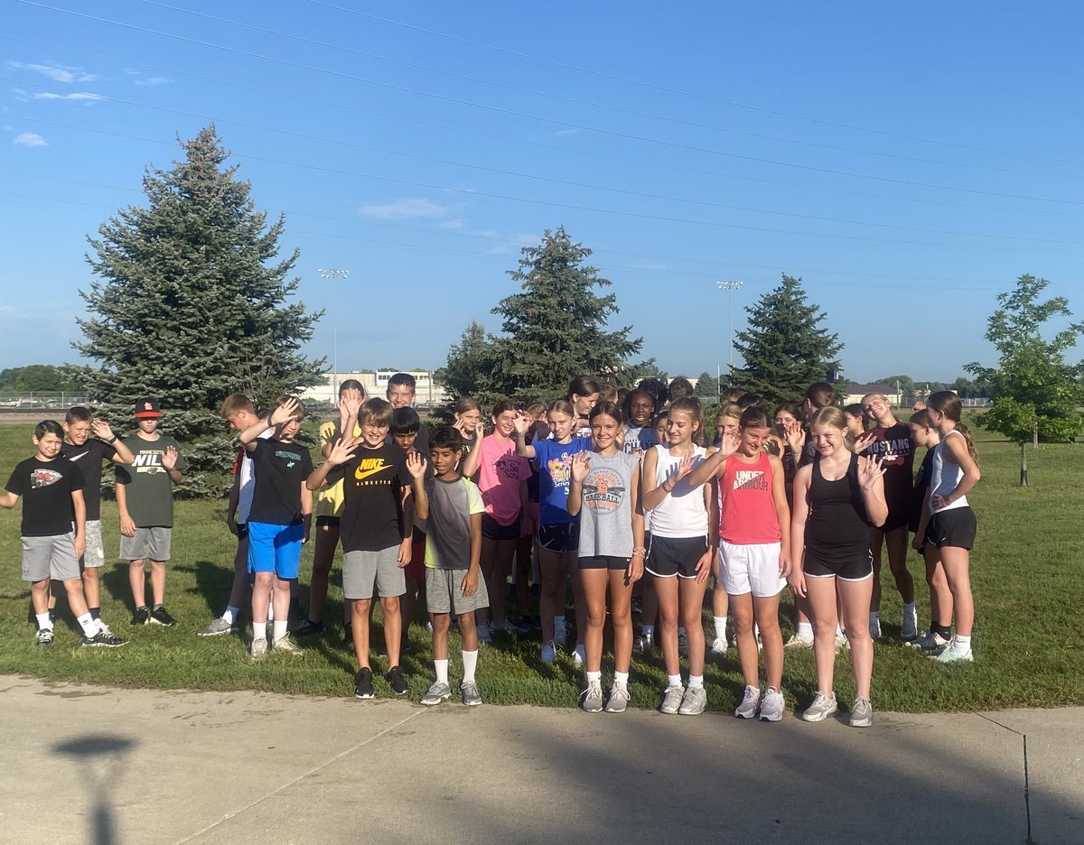 sblmsxc's tweet photo. Will run for donuts!! 🍩🍩 Awesome final day of running camp for our SBL Middle School kids! https://t.co/Vb27sux7GB