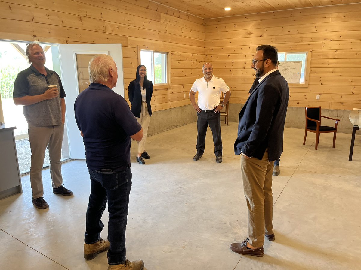 Had a great visit at the Steele family farm to hear concerns from our turkey farmers. 

Discussed protecting 🇨🇦’s supply management system &amp; our interests via fair trade. 

Let's make more. Grow more. Produce more. <a href="/MSteeleCDNtrky/">Matt Steele</a> <a href="/turkeyFPF/">Tim deWit</a>