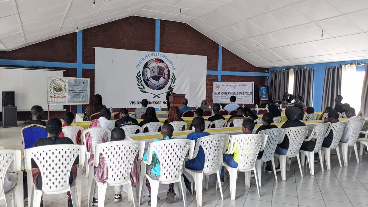 #SmartYouthRwandaPeaceForum #UTC

Bwana Zachary DUSINGIZIMANA, Umuyobozi wa Ubumwe Community Center (UCC) yakanguriye abitabiriye kurangwa n'indangagaciro yo kwimenya no kureba kure.

<a href="/RubavuDistrict/">Rubavu District</a> <a href="/Deonzabo2/">Deonzabo</a> <a href="/visionjeunesse2/">Vision Jeunesse Nouvelle</a> <a href="/NARwanda/">Never Again Rwanda</a> <a href="/NgogaDeo/">Ngoga Deo</a> <a href="/KagameAlain26/">Kagame kaberuka Alain</a> @Pacifique_Ishi