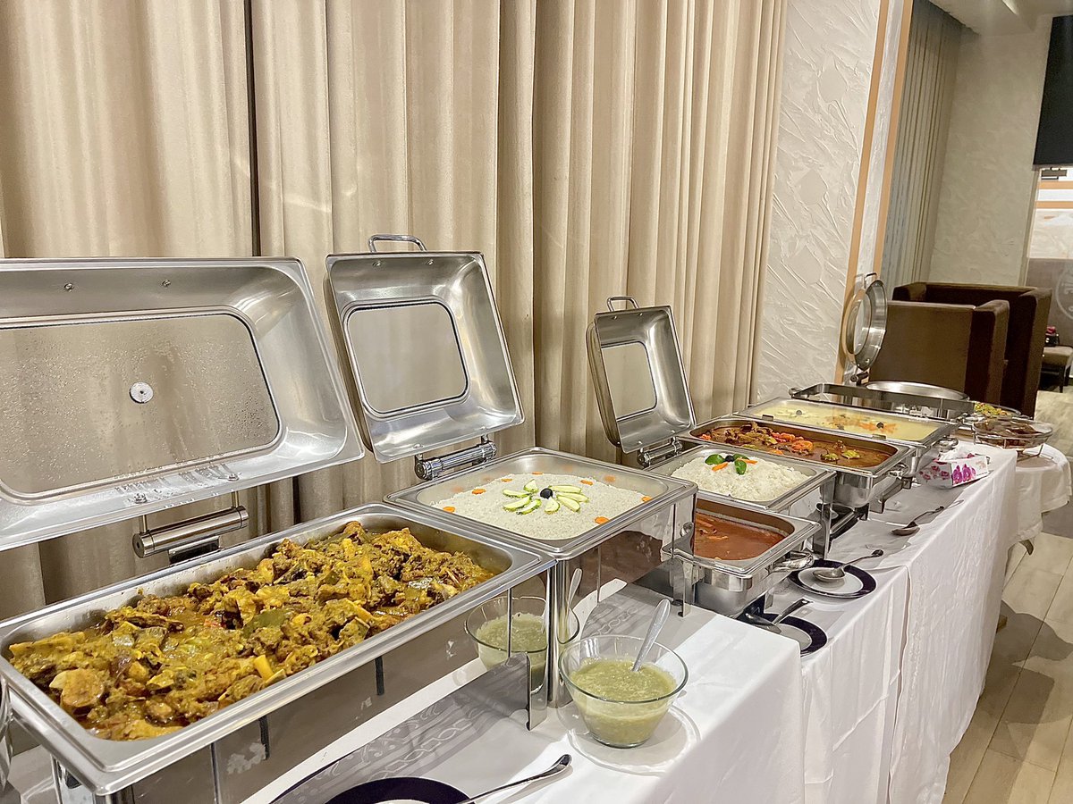 CafeChic_cky's tweet photo. Avec un service de bonne qualité et une accueille chaleureuse café vous donne rendez-vous tous les mercredis et vendredis pour le #BUFFET à partir 12h  
𝐂𝐀𝐅𝐄́ 𝐂𝐇𝐈𝐂
✅ Excellent vendredi à vous
#INFO :  📞+224 610 058 459 
@Kaloum, Cité Chemin de Fer Conakry - Guinée https://t.co/YLsnkOfL6O