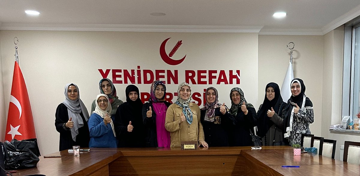puhuhatun61's tweet photo. Herkes fındığa gitmiştir o sırada biz;) https://t.co/ILtQuecLsj