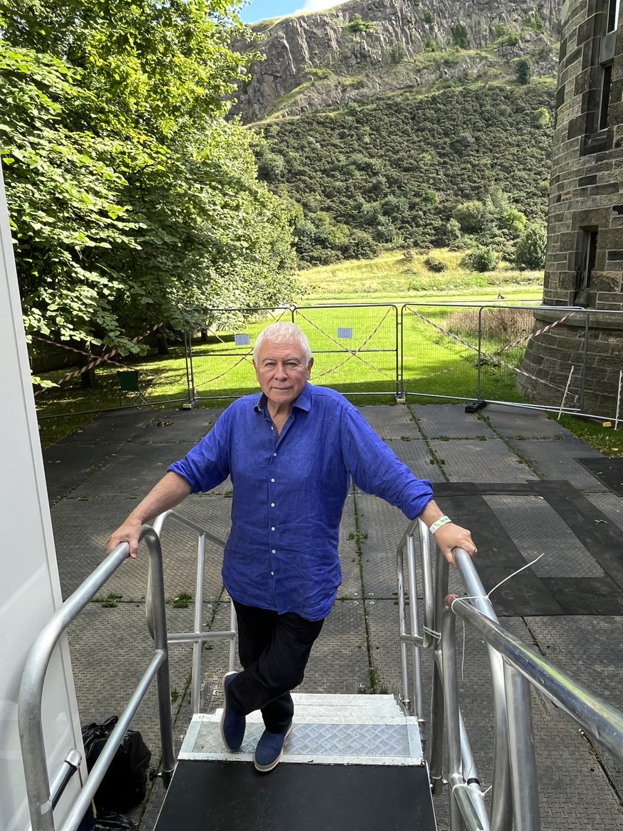 Sean Rafferty feeling very much at home in Edinburgh ⁦@BBCInTune⁩ @BBCRadio3⁩ live at 5 from ⁦@BBCEdFest⁩ ⁦@fergusmccreadie⁩