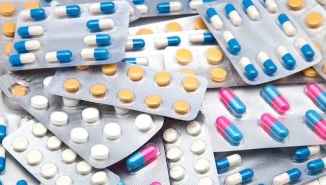 WeAreSwoople's tweet photo. Did you know that pharmaceutical waste is a major environmental problem? Let's work together to reduce it! #PharmaceuticalWaste #Environment #Sustainability. Shoutout to @Greenpeace and @WHO for their efforts in fighting pharmaceutical waste. Join the movement today! https://t.co/NcYi0ptXud