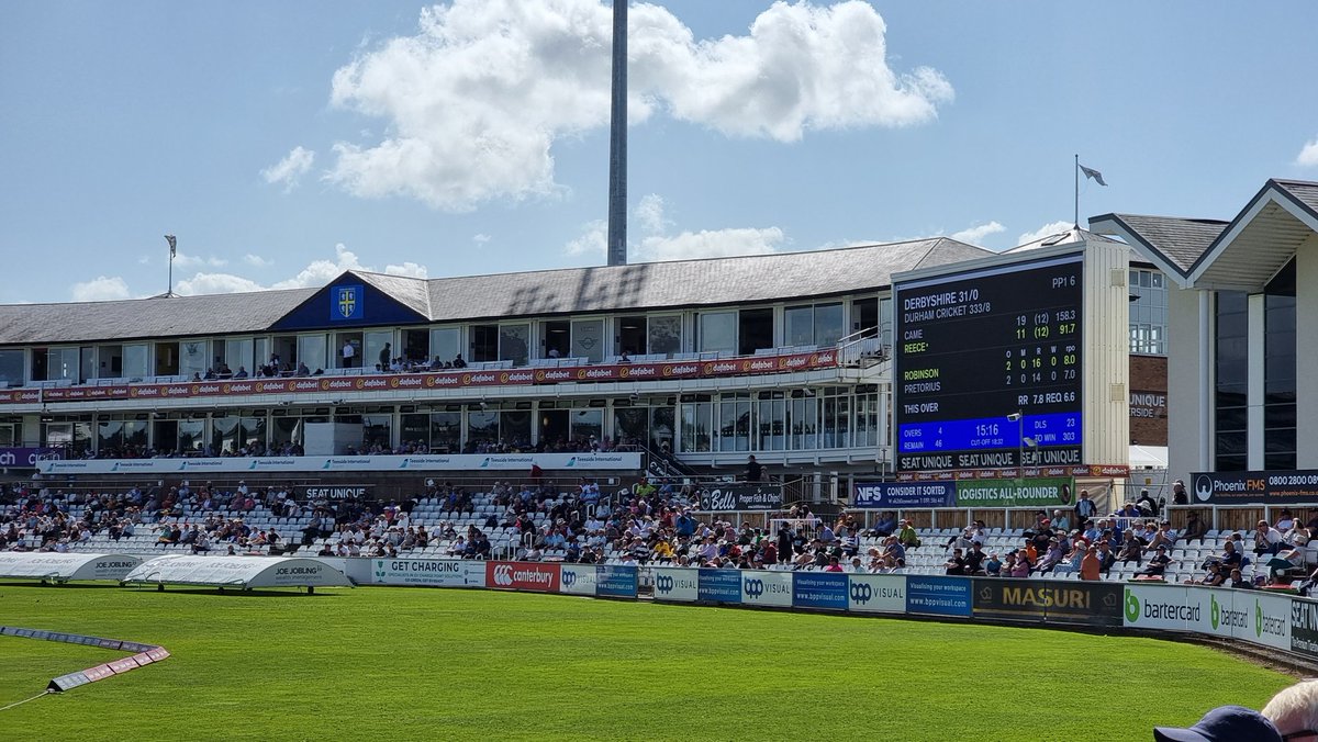 bollingerbabe1's tweet photo. #Friday afternoon. A #sunny #summer day. A pint of ice-cold beer.  And #Durham County #Cricket Club playing Derbyshire.  How brilliant is that? #DurhamCCC https://t.co/QuKyjEQ0B4