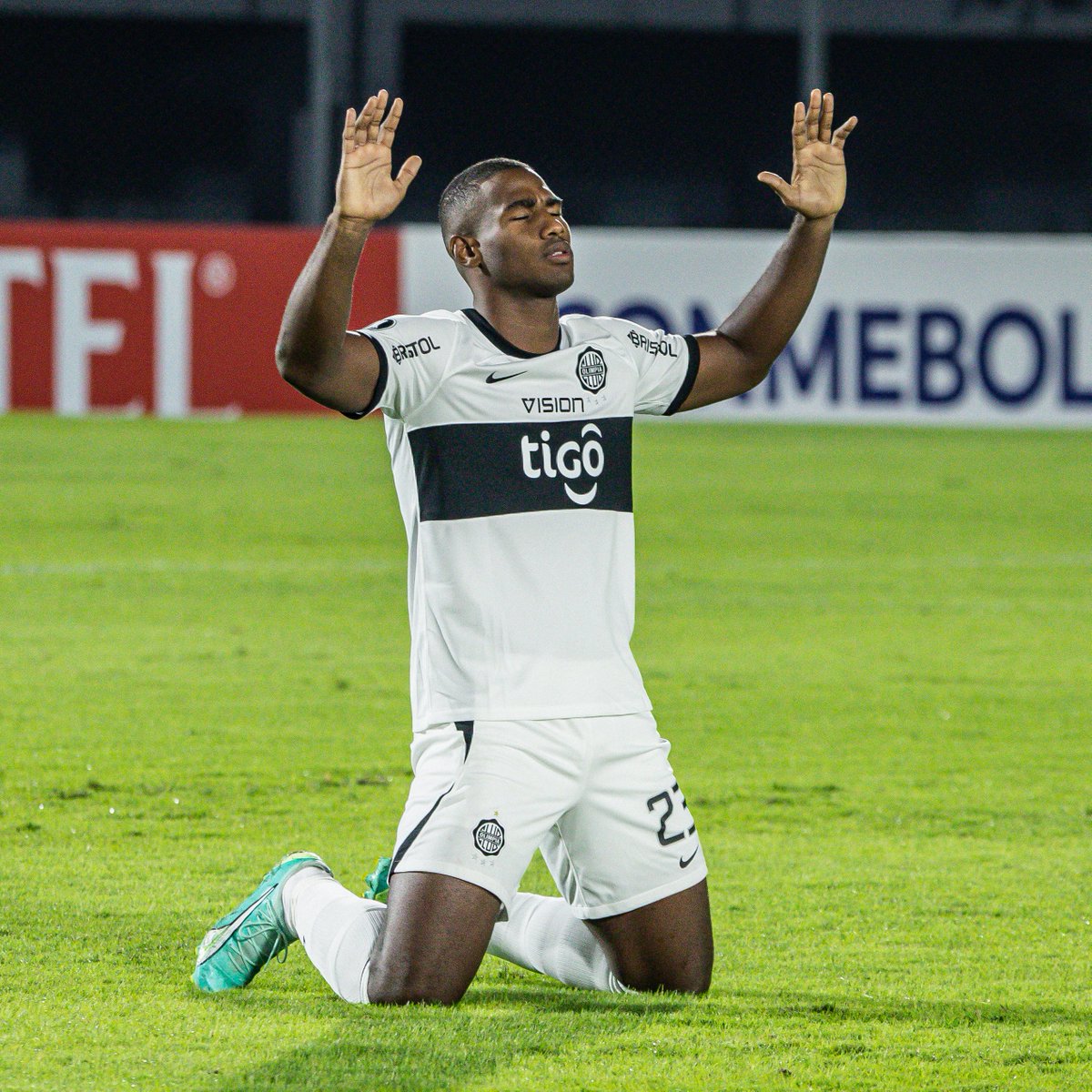 SrFutbolPy tweet picture