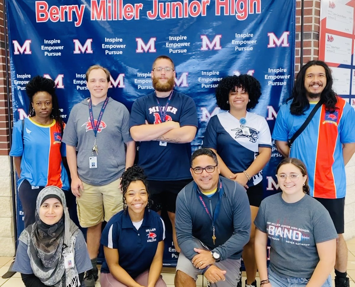 BerryMiller_JH's tweet photo. 👏🏼👏🏼👏🏼 Help us officially welcome our new Big Bobcats!👏🏼👏🏼👏🏼 We are excited you chose to be a Bobcat!❤️💙🐾☺️ #Believe #WeAreMiller #BuildPearlandProud #NewToCampus https://t.co/p4IGM6TOdK