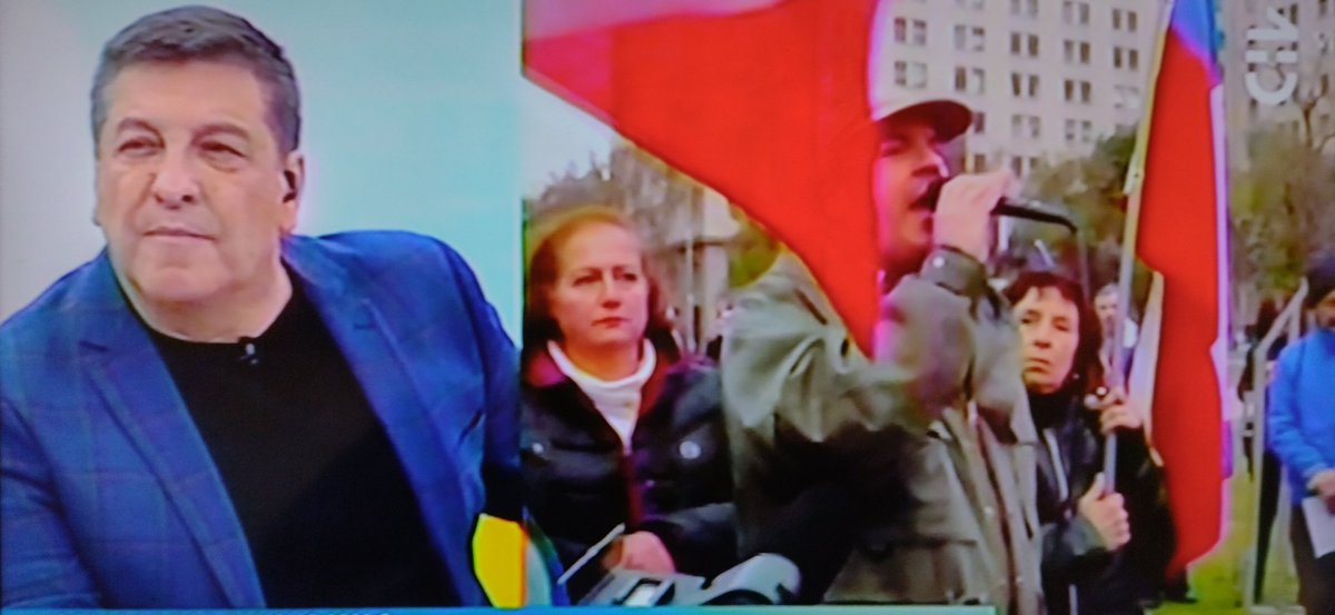 jdelrio70's tweet photo. ¿Cómo Xuxa le dan tribuna a estos csm en #ContigoEnLaManana #ContigoCHV?
¿Qué mi3rda tiene en la cabeza el editor periodístico de este matinal?
Le dan pantalla a asesinos y golpistas. 
Ningún aporte al país.
#ParenLaWeá @alvarez_monse https://t.co/DbDBO0hnlq