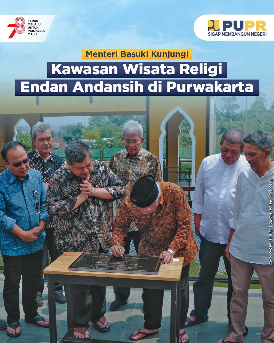 KemenPU's tweet photo. Saat menandatangani prasasti Masjid Endan Andansih di Purwakarta, Jawa Barat, Jumat (11/8), Menteri PUPR Basuki Hadimuljono didampingi Kepala BPKP Muhammad Yusuf Ateh memuji dibangunnya Kawasan Wisata Religi Yayasan Endan Andansih tersebut.

#SigapMembangunNegeri https://t.co/AWcZ5nL5XS