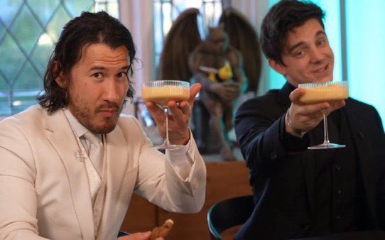 macheteplier's tweet image. a collection of some of my favorite unus annus screenshot moments in honor of the channel being gone for 1000 days 

a thread 🧵-