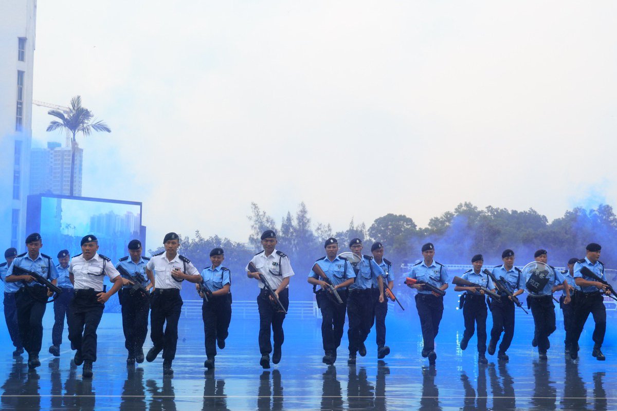 hkpoliceforce's tweet photo. #BlueBeret Spirit🫡|Taking the rain+wind in their stride(s)—literally—during the #PassingOutParade,our #PoliceTacticalUnit elites vow to continue #PTU’s tradition of being a staunch pillar of #HKPF—#HK’s FIRST+LAST #LinesOfDefence to uphold #NationalSecurity🇨🇳+serve our society🇭🇰 https://t.co/UzmdJHnMi0