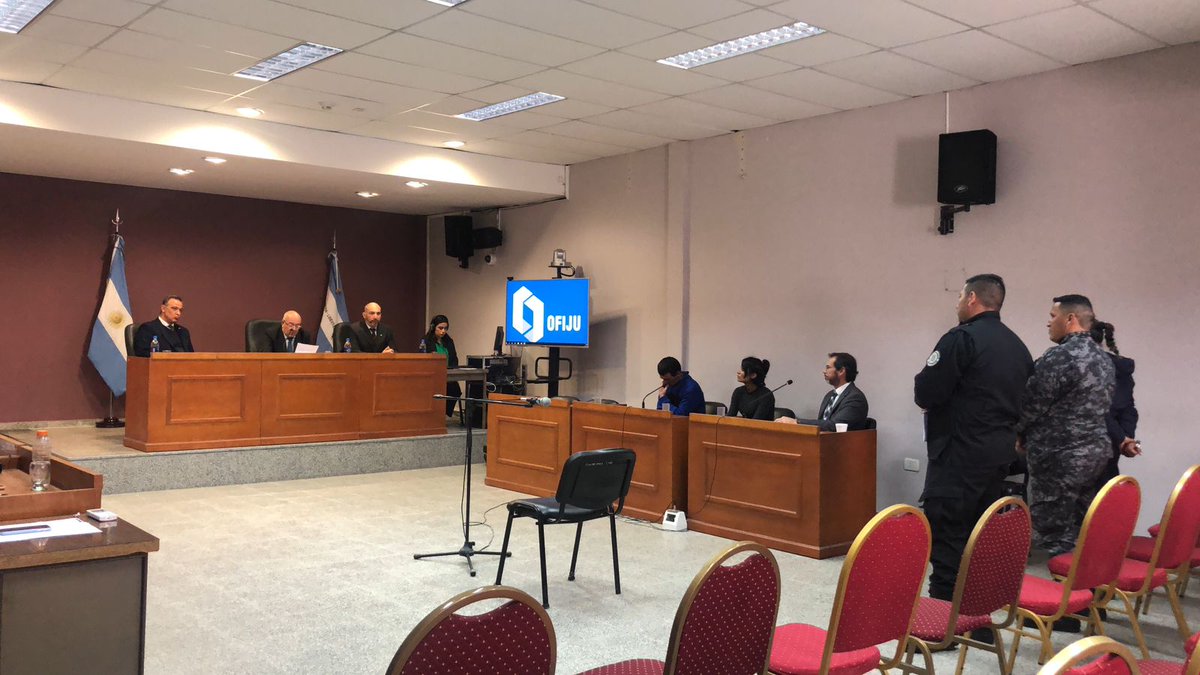 juscorrientes's tweet photo. ⚖️ #JusCorrientes: Condenan a 14 y 10 años de prisión a dos personas que robaron a un niño
• El Tribunal de Juicio de #Goya condenó a 2 personas a 14 y 11 años por el robo a un estudiante. Utilizaron un arma blanca para amedrentarlo.
.
🌐 Leer más: https://t.co/zsXyLEL2HY https://t.co/R1Gl5Ll6Ay