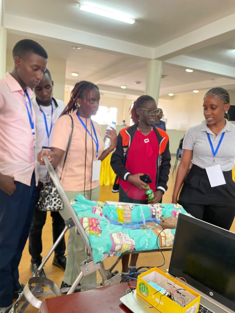 mues_must's tweet image. Prepare to have your reality flipped as we unravel the Toto safe carrier which is empowering medical teams, the team @gidoi_allan @NakulimaM @wjcranmer006 are planning to improve health one innovation at a time!