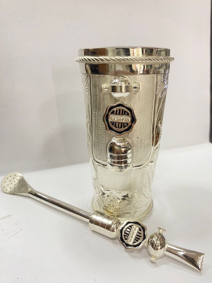 _Retornodelrey's tweet photo. ¡OLIMPIA ES SINÓNIMO DE COPA LIBERTADORES!

Disponible Guampa de cuerno, con revestimiento de PLATA de alta calidad, acompañada de una bombilla igualmente elaborada con 100% de plata.
Recibo pedidos a través de este medio. https://t.co/hV1PLuKtt6