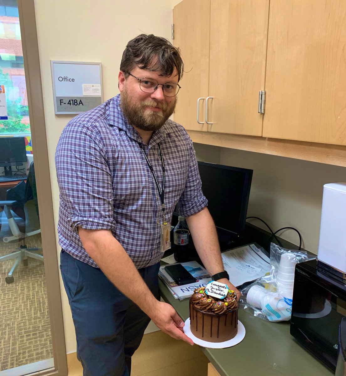 LEWoodardPhD's tweet photo. Big congrats to my first BME graduate student, now PhD candidate, Justin Farry for passing his qualifying exam yesterday!!!

Great job Justin!  🥂

@f281_justin 

@julie08james @JenPeekMSTP https://t.co/ZxdRd2iOEB