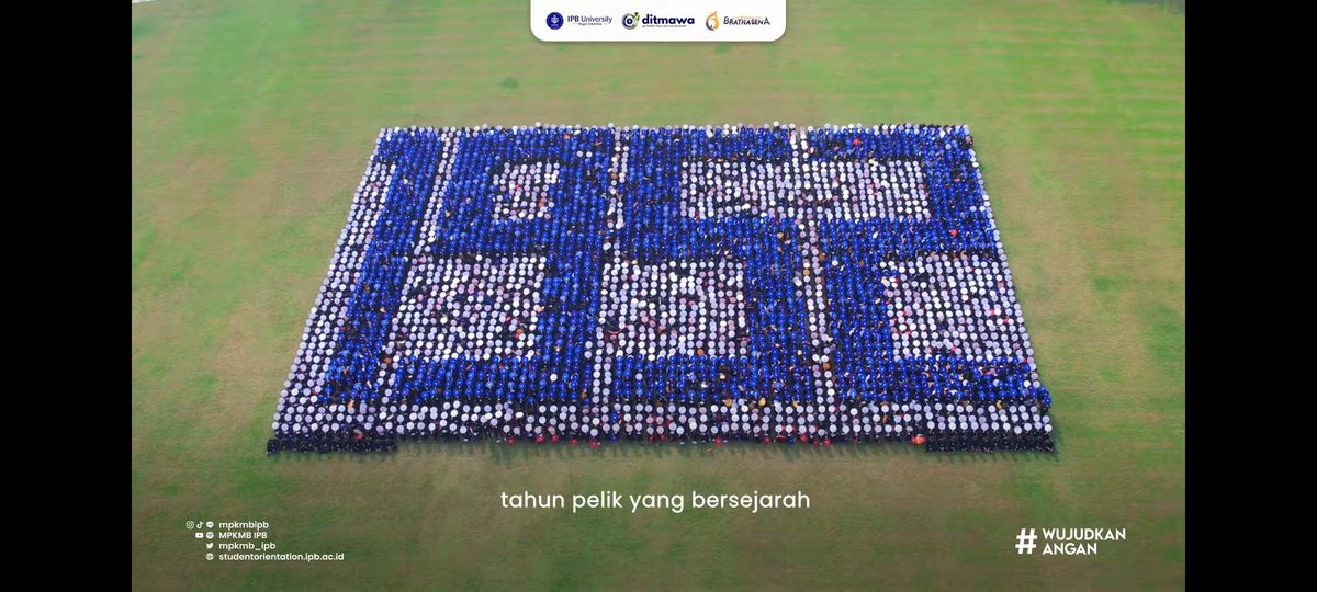 mahasiswaaipibi's tweet photo. THE WORLD RECORD MPKMB IPB 60 : THE BIGGEST HUMAN 3D PUZZLE ASSEMBLY - 85 FORMATION

KEREN BANGET IPB! ASLI KEREN PARAH COY https://t.co/RUtL6jza9F