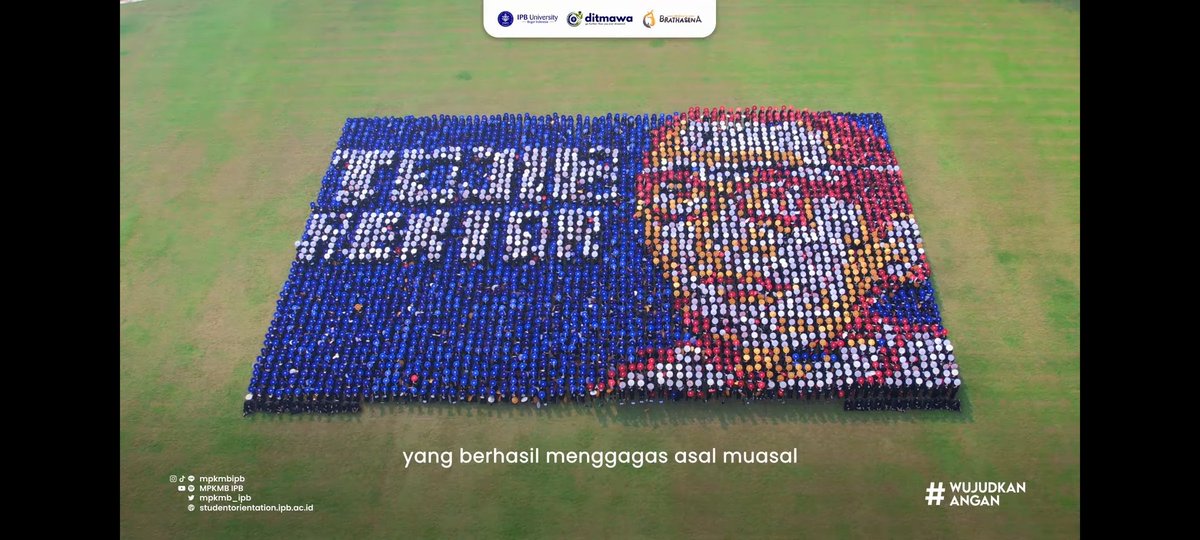 mahasiswaaipibi's tweet photo. THE WORLD RECORD MPKMB IPB 60 : THE BIGGEST HUMAN 3D PUZZLE ASSEMBLY - 85 FORMATION

KEREN BANGET IPB! ASLI KEREN PARAH COY https://t.co/RUtL6jza9F