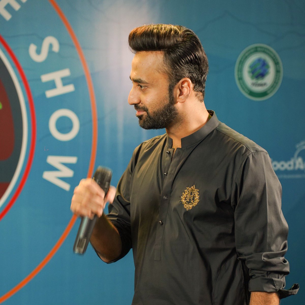 official_tdap's tweet photo. A star-studded affair at FoodAg 2023! 

Waseem Badami and Aijaz Aslam visited exhibitor stalls and talked to company representatives about their products and the impact of such exhibitions on their international partnerships and business. 

#WaseemBadami #AijazAslam #FoodAg2023 #TDAP #exhibitors