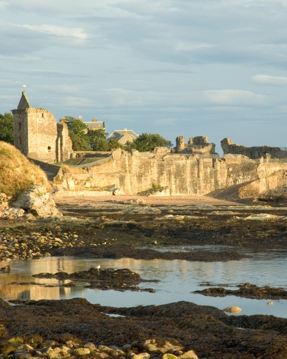 𝐒𝐭 𝐀𝐧𝐝𝐫𝐞𝐰𝐬 𝐂𝐚𝐬𝐭𝐥𝐞: a ruined castle with a bottleneck dungeon and siege tunnels, is a must-visit during your stay 🏰⚔️

#ArdgowanAdventures