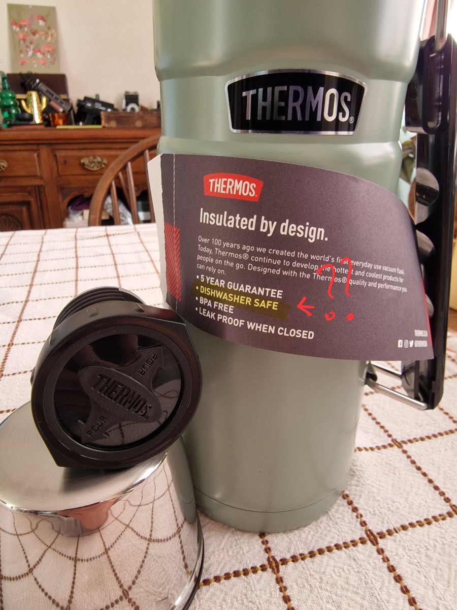Zuriien's tweet photo. @ThermosUK can you explain please? Had I put this in the dishwasher and it began leaking, or was otherwise ruined, what recourse would I have here? https://t.co/sXiKnMKK1L