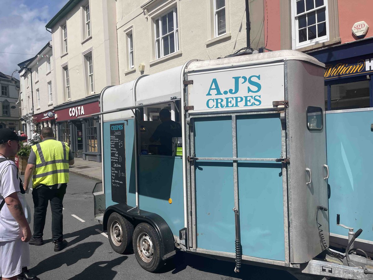 Minnie sounding great on Bulwark stage. Lots more free music coming up and good and drink for all

#breconjazz40 
#breconjazzfestival40 
#jazzlegend