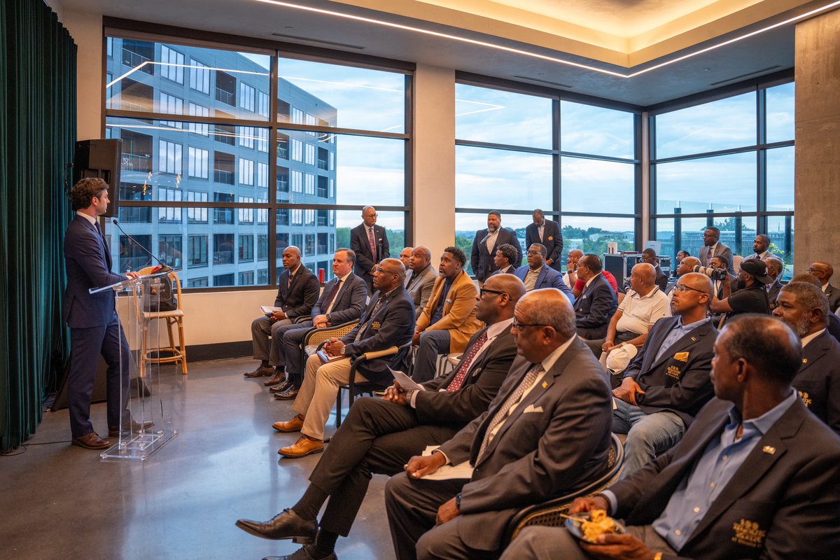 100BlackMen's tweet image. A special congratulations goes to the 100 Black Men of Atlanta for hosting a meaningful discussion with Senator Ossoff at this week’s general body meeting. #ForwardFocus #The100Way #100BMOA