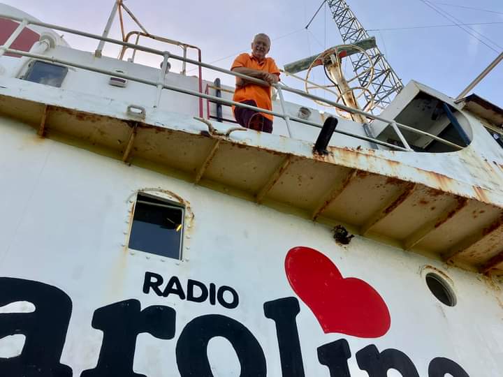 <a href="/TheRadCaroline/">The Legendary Real Radio Caroline</a> North

And the Ross Princess is on board - Bella! ☀️

Keeping Johnny <a href="/theladlewis/">Johnny Lewis</a> company until 5pm live from #RossRevenge

🎶Powered by the sun🎶