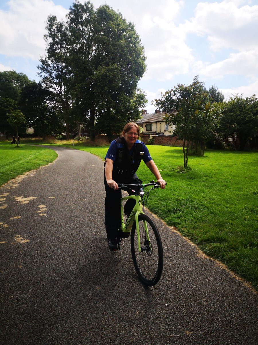MCC Miles Platting & Newton Heath (@mccmpandnh) on Twitter photo Thank you to <a href="/CyclingUK_NW/">Cycling UK North West</a> for a great day at Brookdale Park yesterday. Lots of residents able to try out electric bicycles for the first time!
Link below to sign up for a 1 month loan of an e-bike FREE! โฌ๏ธ
cyclinguk.org/manchester-makโฆ Thank you to <a href="/CyclingUK_NW/">Cycling UK North West</a> for a great day at Brookdale Park yesterday. Lots of residents able to try out electric bicycles for the first time!
Link below to sign up for a 1 month loan of an e-bike FREE! โฌ๏ธ
cyclinguk.org/manchester-makโฆ