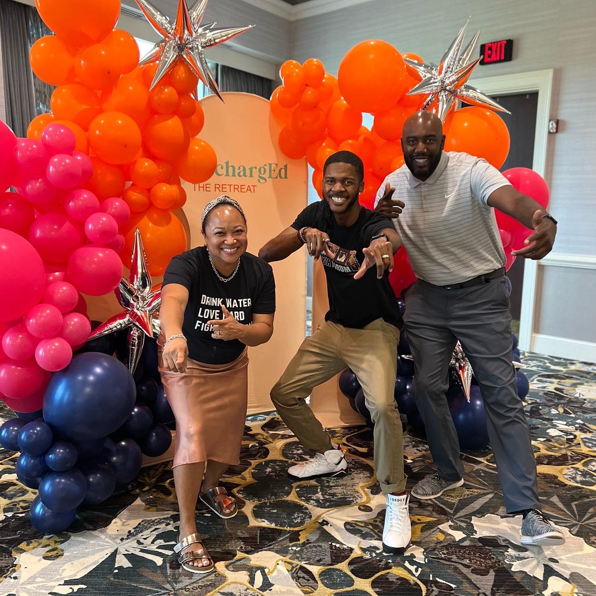 dlive87's tweet image. Yes, y’all! And ya don’t stop!

In celebration of #HipHop50, I led a hip-hop writing workshop at @rechargedtheretreat, aimed at reenergizing educators for the upcoming academic year! 

#HipHopEd